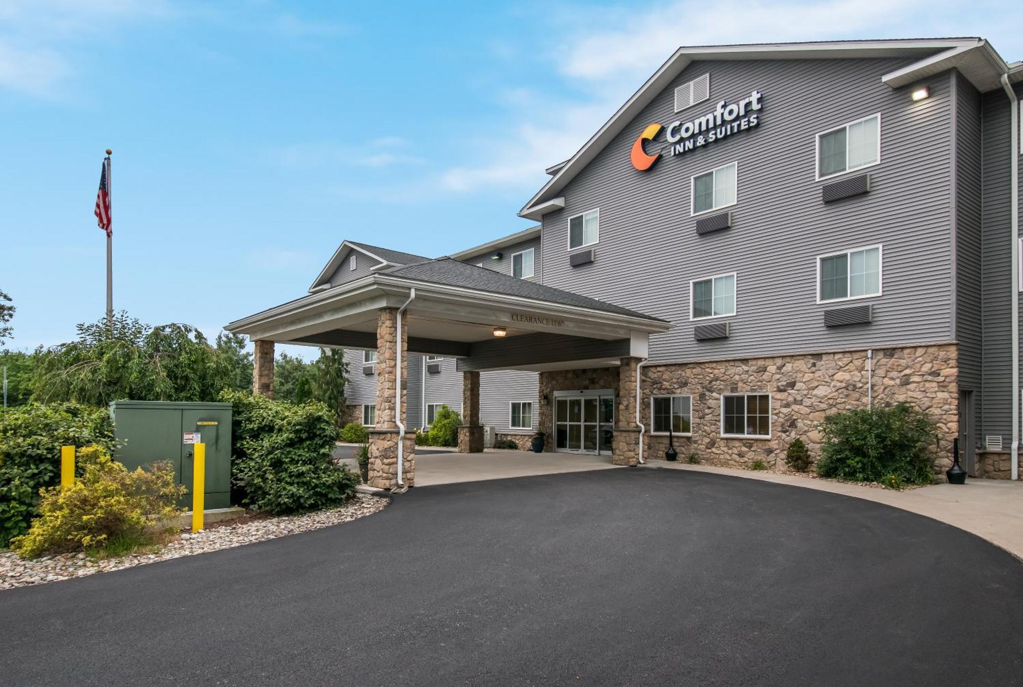 Comfort Inn & Suites Barnesville - Frackville Exterior photo